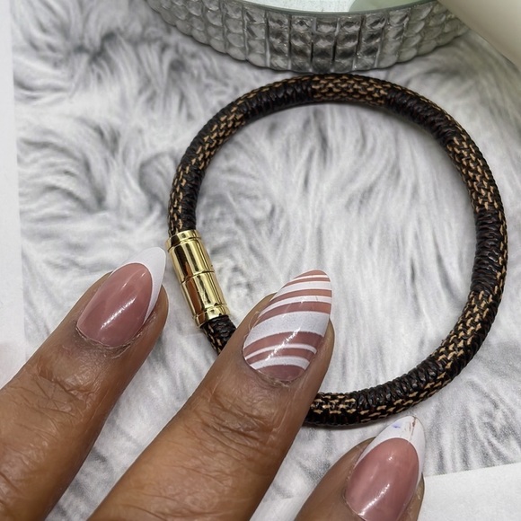 Brown And Black Pattern Magnetic Clasp Bracelet - Picture 8 of 11